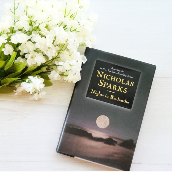 Book Nights in Rodanthe by Nicholas Sparks - Picture 5 of 9